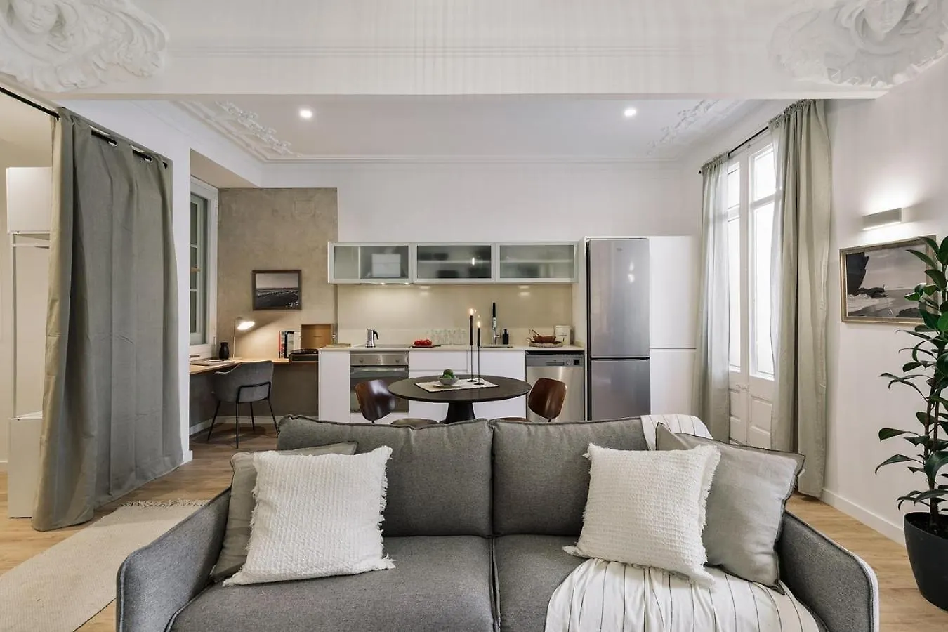 Baia - Studio And Balcony In Eixample Esquerra Barcelona Apartment