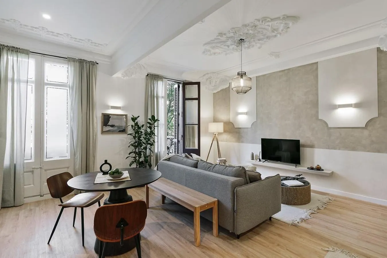 Baia - Studio And Balcony In Eixample Esquerra Barcelona